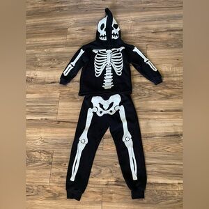 H&M Halloween Skeleton Sweatshirt/Sweatpant Set 5T/6